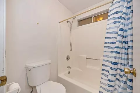 Bath - 3130 Ridge Ct, Placerville, CA 95667 photo 2 of 4