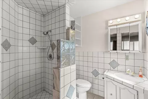 Bath - 5922 Nile Rd, Manteca, CA 95337 photo 1 of 4