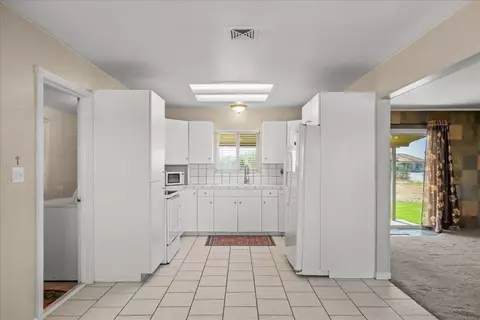 Kitchen - 5922 Nile Rd, Manteca, CA 95337 photo 4 of 4