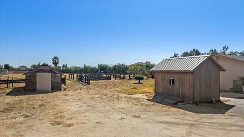 Exterior - 5922 Nile Rd, Manteca, CA 95337 photo 9 of 20