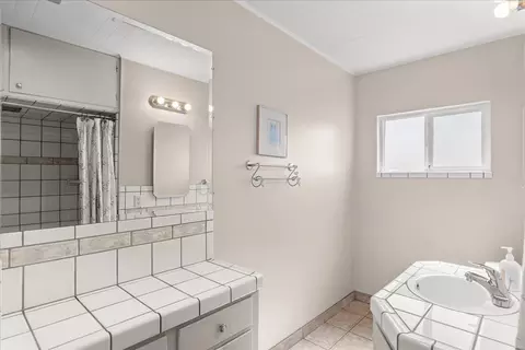 Bath - 5922 Nile Rd, Manteca, CA 95337 photo 3 of 4