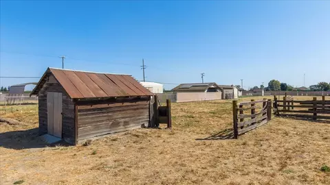 Exterior - 5922 Nile Rd, Manteca, CA 95337 photo 7 of 20