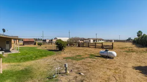 Exterior - 5922 Nile Rd, Manteca, CA 95337 photo 16 of 20