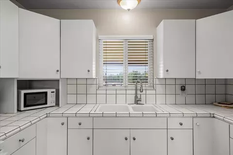Kitchen - 5922 Nile Rd, Manteca, CA 95337 photo 2 of 4
