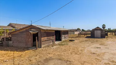 Exterior - 5922 Nile Rd, Manteca, CA 95337 photo 10 of 20
