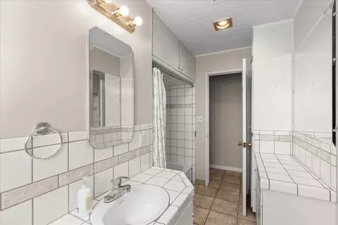 Bath - 5922 Nile Rd, Manteca, CA 95337 photo 2 of 4