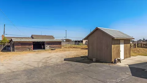 Exterior - 5922 Nile Rd, Manteca, CA 95337 photo 12 of 20