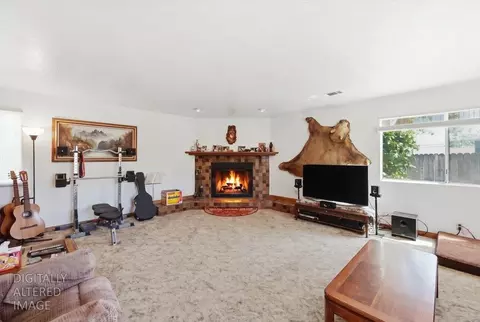 Living - 264 Dana Ct, Manteca, CA 95336 photo 5 of 7