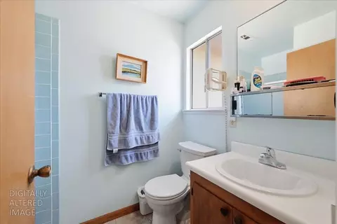 Bath - 264 Dana Ct, Manteca, CA 95336 photo 2 of 3