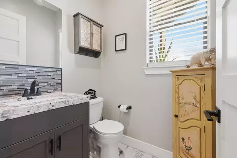 Bath - 19206 S Bloss Ave, Hilmar, CA 95324 photo 1 of 9