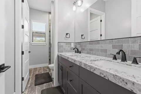 Bath - 19206 S Bloss Ave, Hilmar, CA 95324 photo 6 of 9