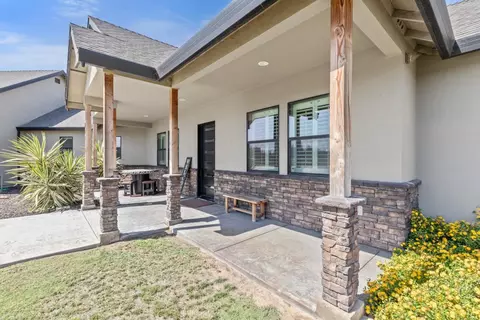 Exterior - 19206 S Bloss Ave, Hilmar, CA 95324 photo 5 of 9