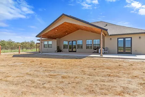 Exterior - 19206 S Bloss Ave, Hilmar, CA 95324 photo 7 of 9