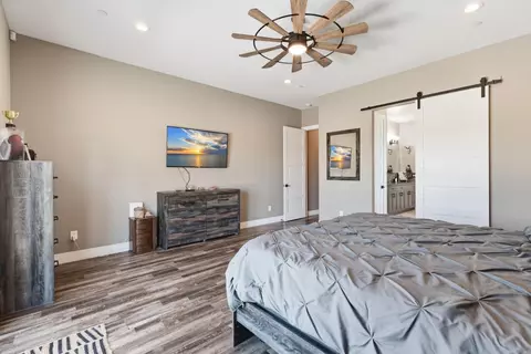 Bedroom - 19206 S Bloss Ave, Hilmar, CA 95324 photo 2 of 5