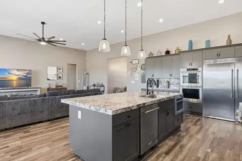 Kitchen - 19206 S Bloss Ave, Hilmar, CA 95324 photo 3 of 5