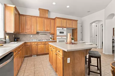 Kitchen - 2217 Hearth Dr, Manteca, CA 95337 photo 6 of 8