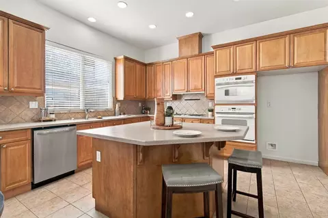 Kitchen - 2217 Hearth Dr, Manteca, CA 95337 photo 7 of 8