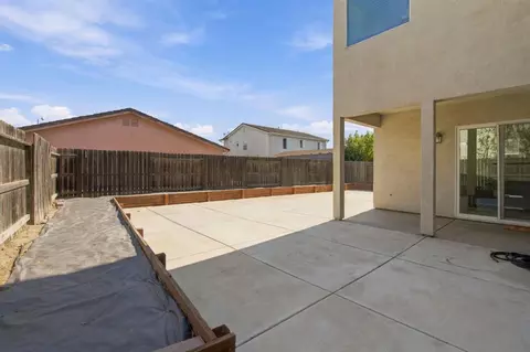 Exterior - 2217 Hearth Dr, Manteca, CA 95337 photo 5 of 8