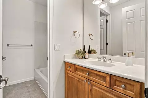 Bath - 2217 Hearth Dr, Manteca, CA 95337 photo 2 of 4