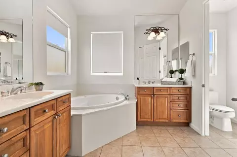 Bath - 2217 Hearth Dr, Manteca, CA 95337 photo 3 of 4