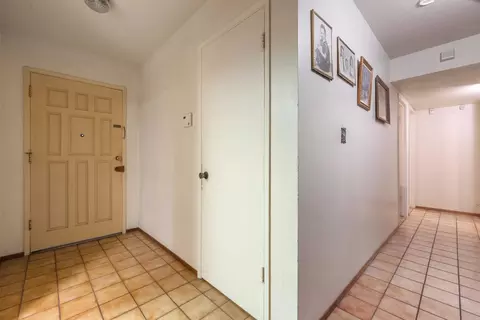 Entry Way - 1629 Sheldon Dr, Modesto, CA 95350 photo 4 of 10