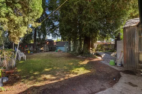 Exterior - 1629 Sheldon Dr, Modesto, CA 95350 photo 4 of 9