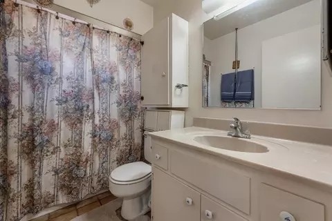 Bath - 1629 Sheldon Dr, Modesto, CA 95350 photo 1 of 2