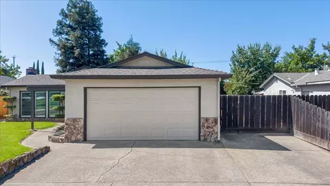 Exterior - 1041 Parkside Ave, Manteca, CA 95336 photo 6 of 20