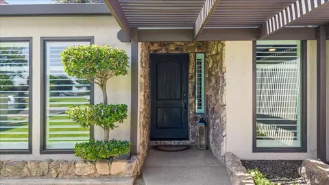 Entry Way - 1041 Parkside Ave, Manteca, CA 95336 photo 1 of 5