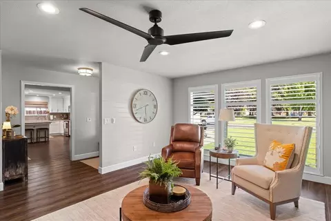 Living - 1041 Parkside Ave, Manteca, CA 95336 photo 2 of 6
