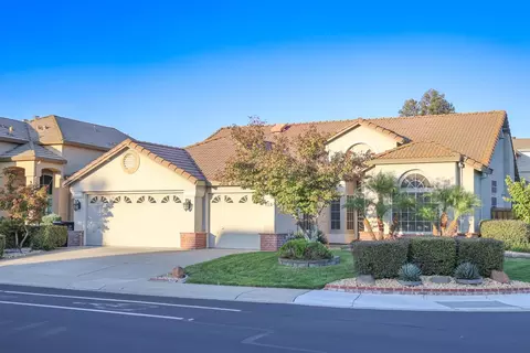 8731 Freesia Dr, Elk Grove, CA 95624