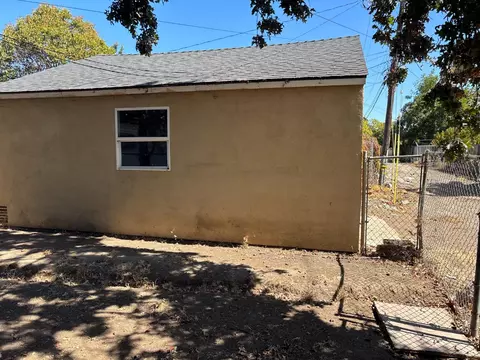 Exterior - 2012 E Marsh St, Stockton, CA 95205 photo 5 of 8
