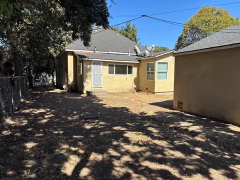 Exterior - 2012 E Marsh St, Stockton, CA 95205 photo 4 of 8