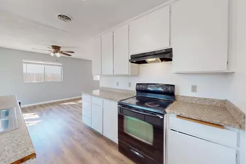 Kitchen - 2751 Pepper St, Sutter, CA 95982 photo 3 of 5