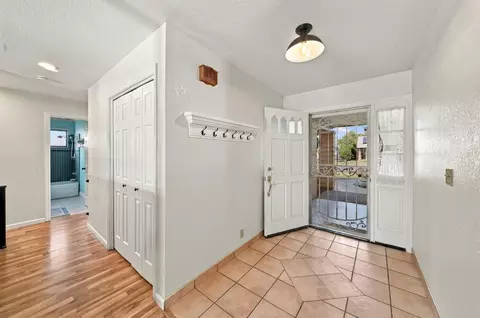 Entry Way - 588 Carrigane Way, Manteca, CA 95337 photo 2 of 4