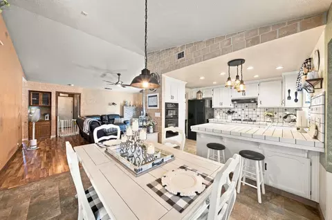 Dining - 588 Carrigane Way, Manteca, CA 95337 photo 2 of 3