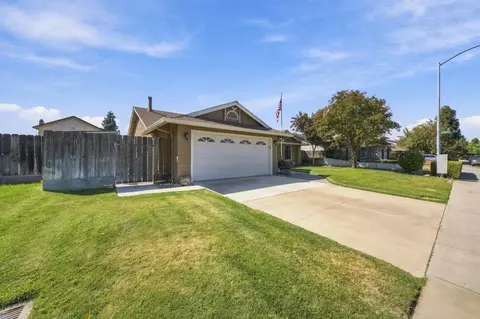 Exterior - 588 Carrigane Way, Manteca, CA 95337 photo 4 of 7