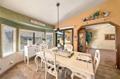 Dining - 588 Carrigane Way, Manteca, CA 95337 photo 3 of 3