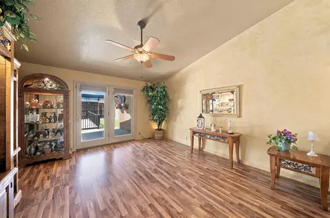 Living - 588 Carrigane Way, Manteca, CA 95337 photo 2 of 2