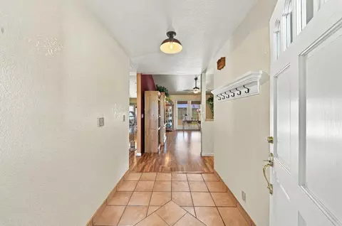 Entry Way - 588 Carrigane Way, Manteca, CA 95337 photo 1 of 4