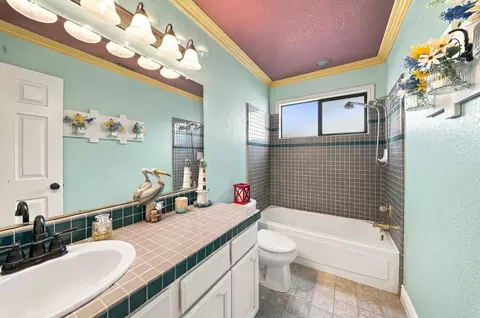 Bath - 588 Carrigane Way, Manteca, CA 95337 photo 2 of 2