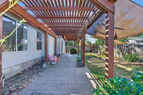 Exterior - 15187 Avon St, Lathrop, CA 95330 photo 4 of 6