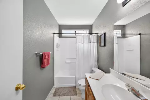 Bath - 15187 Avon St, Lathrop, CA 95330 photo 1 of 3