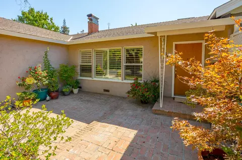 Exterior - 612 Hilton St, Modesto, CA 95350 photo 5 of 13