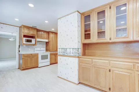 Kitchen - 612 Hilton St, Modesto, CA 95350 photo 2 of 4