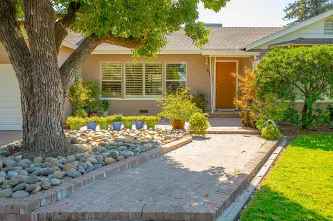 Exterior - 612 Hilton St, Modesto, CA 95350 photo 4 of 13