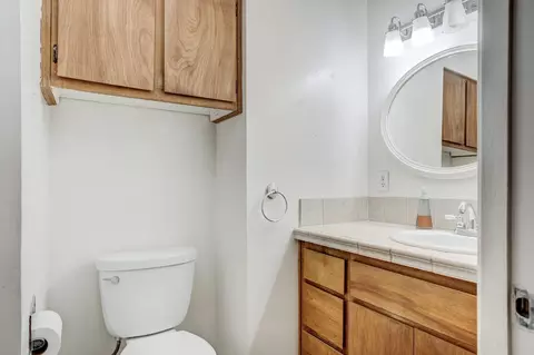 Bath - 612 Hilton St, Modesto, CA 95350 photo 1 of 2