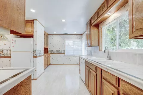 Kitchen - 612 Hilton St, Modesto, CA 95350 photo 1 of 4