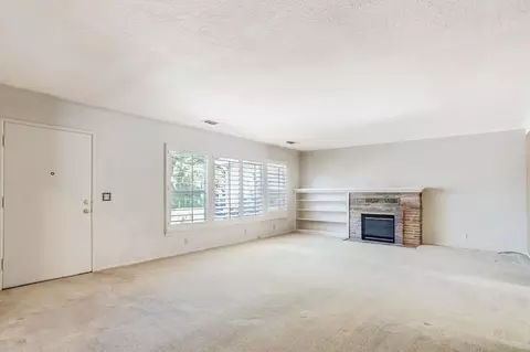 Living - 612 Hilton St, Modesto, CA 95350 photo 1 of 5