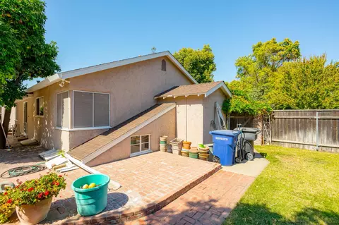 Exterior - 612 Hilton St, Modesto, CA 95350 photo 8 of 13